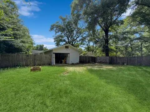 Exterior - 383 N Booker St, Crestview, FL 32536 photo 8 of 8