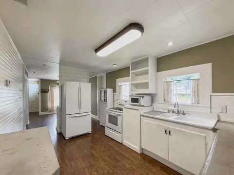 Kitchen - 383 N Booker St, Crestview, FL 32536 photo 7 of 8