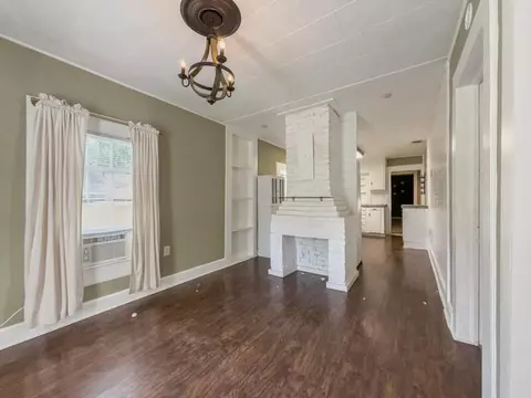 Living - 383 N Booker St, Crestview, FL 32536 photo 6 of 7