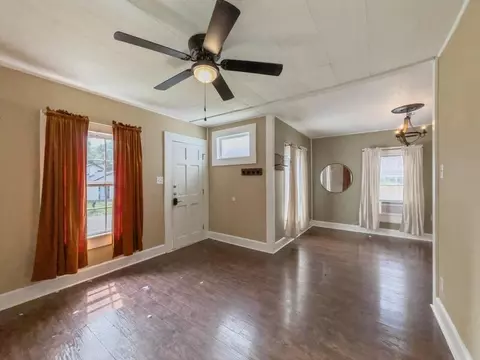 Living - 383 N Booker St, Crestview, FL 32536 photo 3 of 7