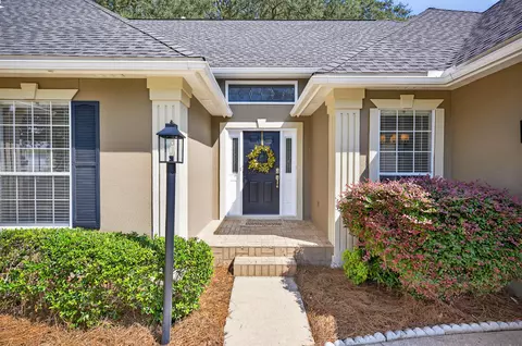 2805 Sam Snead Ct, Shalimar, FL 32579