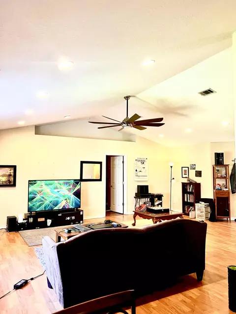 Living - 5304 Whitney Ct, Crestview, FL 32536 photo 2 of 2
