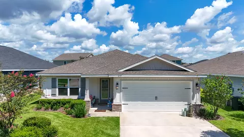 699 Riverwalk Cir, Freeport, FL 32439