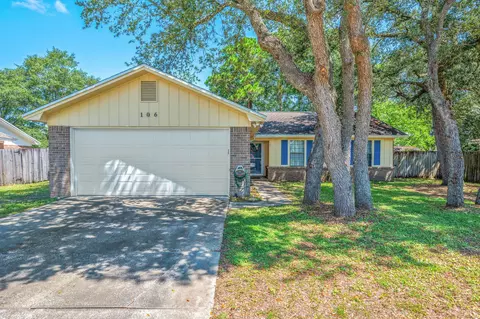 106 Campbell Ave, Crestview, FL 32536