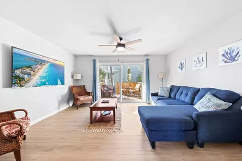 1405 Tina Dr #E, Navarre, FL 32566