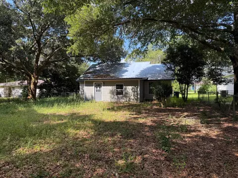Exterior - 5809 Pinecrest Road Rd, Crestview, FL 32539 photo 2 of 2