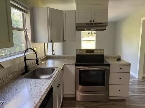 Kitchen - 5809 Pinecrest Road Rd, Crestview, FL 32539 photo 1 of 2