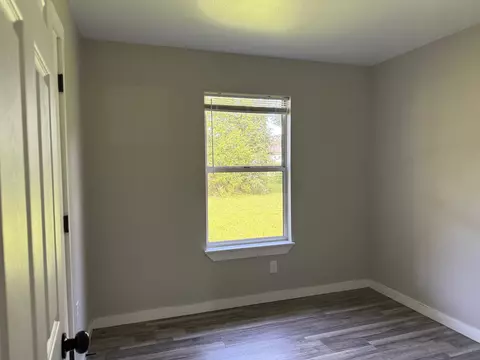 Bedroom - 5809 Pinecrest Road Rd, Crestview, FL 32539 photo 2 of 2