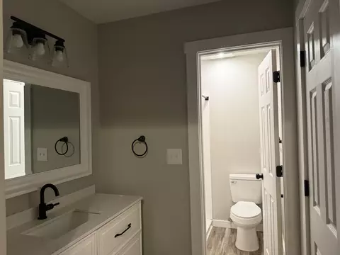 Bath - 5809 Pinecrest Road Rd, Crestview, FL 32539 photo 1 of 2