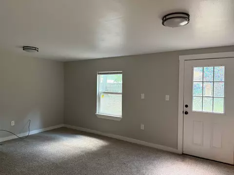 Living - 5809 Pinecrest Road Rd, Crestview, FL 32539 photo 4 of 4