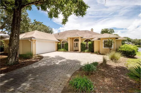 322 Oaklake Ln, Niceville, FL 32578