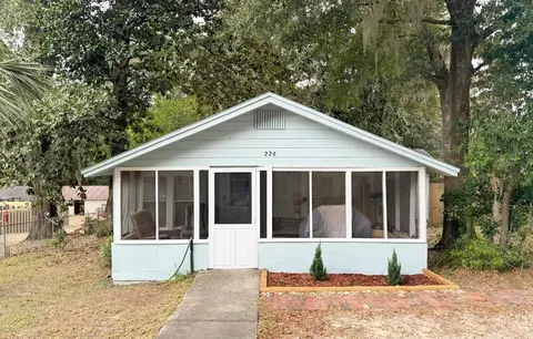 226 Palmetto Ave, Niceville, FL 32578
