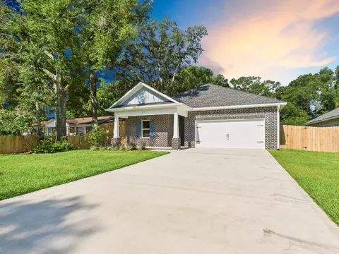 1470 Cypress St, Niceville, FL 32578