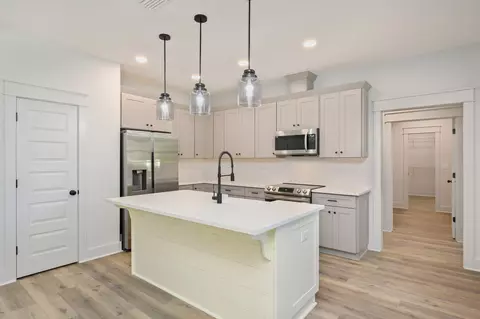 Kitchen - 1524 Kais St, Baker, FL 32531 photo 3 of 4