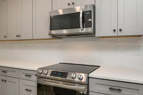 Kitchen - 1524 Kais St, Baker, FL 32531 photo 4 of 4