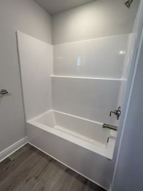 Bath - 190 Ridgeway Cir, Crestview, FL 32536 photo 4 of 4
