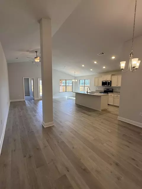 Entry Way - 190 Ridgeway Cir, Crestview, FL 32536 photo 2 of 2