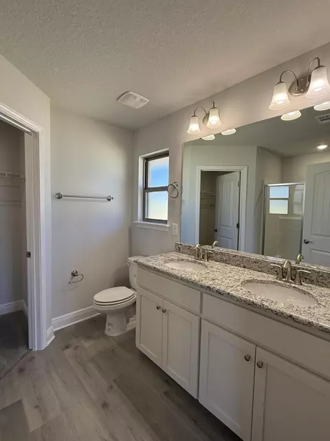 Bath - 190 Ridgeway Cir, Crestview, FL 32536 photo 2 of 4