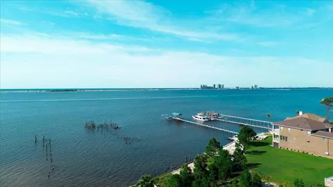 1907 Blankenship Rd, Navarre, FL 32566