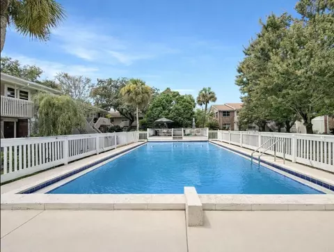 1100 Shoreline Dr #221, Gulf Breeze, FL 32561