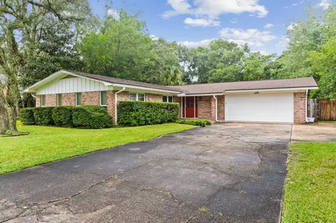 629 NE Merioneth Dr, Fort Walton Beach, FL 32547