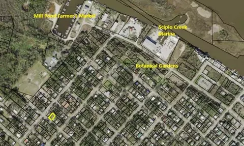 235 11th St, Apalachiacola, FL 32320