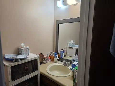Bath - 1201 Walter Ave #1201, Crestview, FL 32536 photo 2 of 4