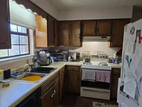 Kitchen - 1201 Walter Ave #1201, Crestview, FL 32536 photo 1 of 2
