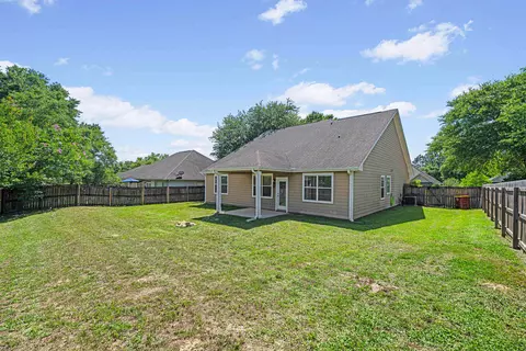 Exterior - 134 Crab Apple Ave, Crestview, FL 32536 photo 3 of 6
