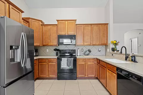 Kitchen - 134 Crab Apple Ave, Crestview, FL 32536 photo 2 of 3