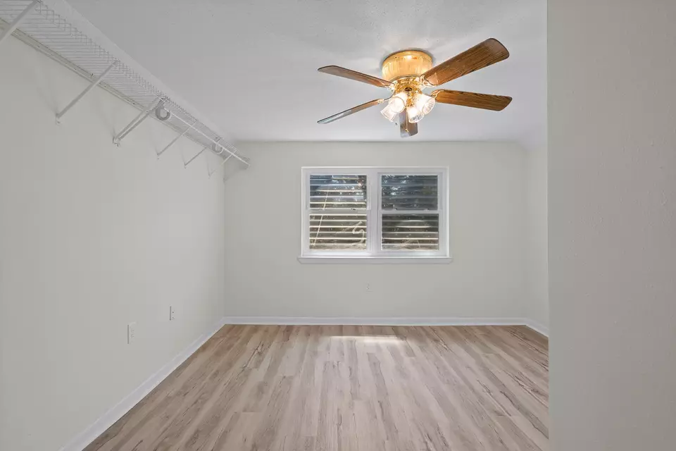 Bedroom - 20 Magnolia Ave, Shalimar, FL 32579 photo 10 of 11