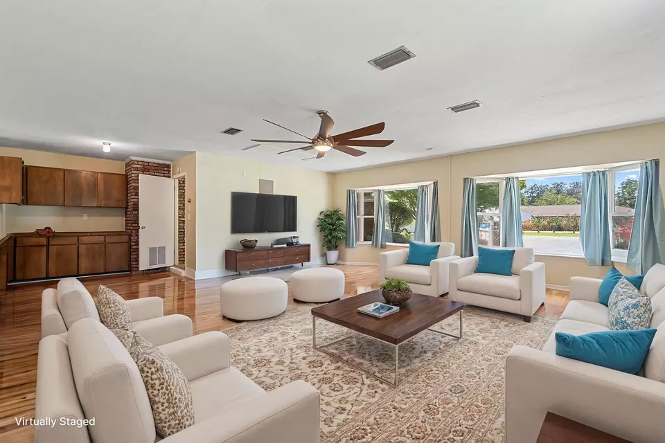 Living - 20 Magnolia Ave, Shalimar, FL 32579 photo 8 of 10
