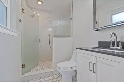 Bath - 20 Magnolia Ave, Shalimar, FL 32579 photo 1 of 6
