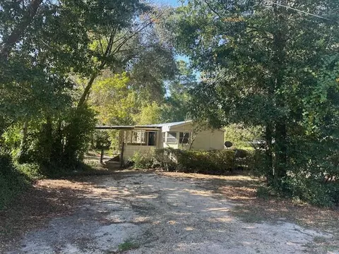 143 W Heather Ave, Defuniak Springs, FL 32433