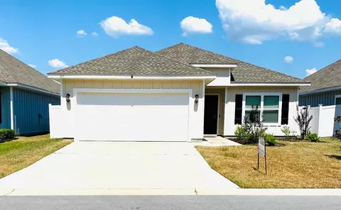 157 Blooming Cv, Crestview, FL 32539