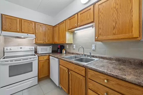 209 W Miracle Strip Pkwy #D102, Mary Esther, FL 32569