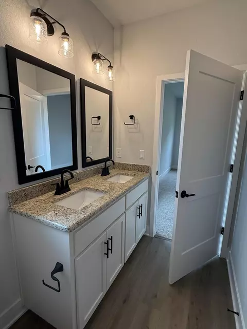 Bath - 2411 Aleia Ln, Crestview, FL 32536 photo 3 of 5