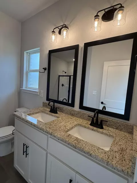 Bath - 2411 Aleia Ln, Crestview, FL 32536 photo 1 of 5
