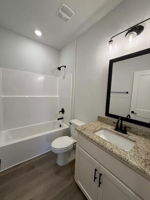 Bath - 2411 Aleia Ln, Crestview, FL 32536 photo 5 of 5