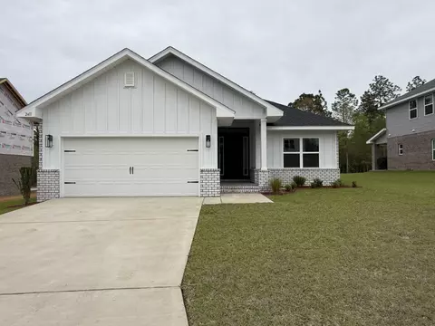 Exterior - 2411 Aleia Ln, Crestview, FL 32536 photo 3 of 8