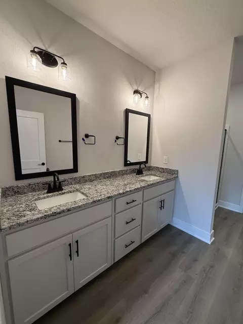 Bath - 2406 Aleia Ln, Crestview, FL 32536 photo 2 of 4