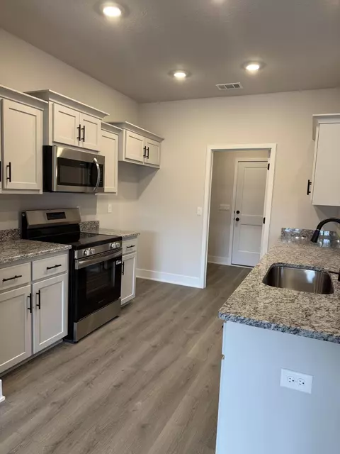 Kitchen - 2406 Aleia Ln, Crestview, FL 32536 photo 3 of 4