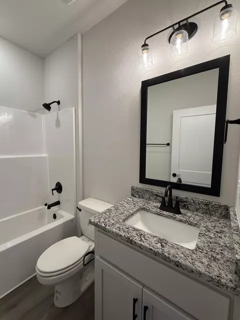 Bath - 2406 Aleia Ln, Crestview, FL 32536 photo 1 of 4