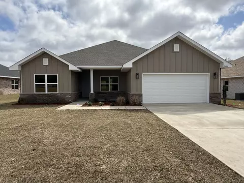 2406 Aleia Ln, Crestview, FL 32536