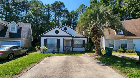 2535 Georgetown Ln, Fort Walton Beach, FL 32547
