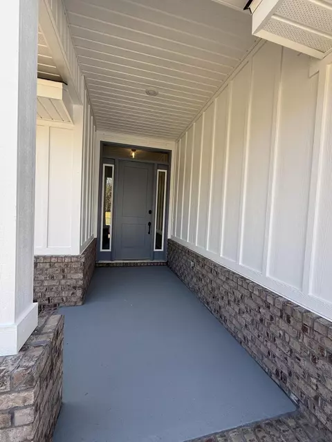 Exterior - 2400 Aleia Ln, Crestview, FL 32536 photo 3 of 6
