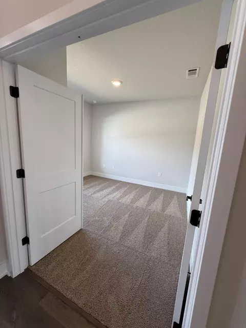 Bedroom - 2400 Aleia Ln, Crestview, FL 32536 photo 1 of 4