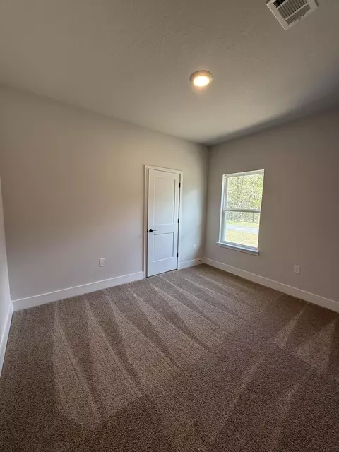 Bedroom - 2400 Aleia Ln, Crestview, FL 32536 photo 2 of 4