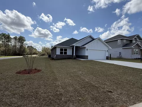 2400 Aleia Ln, Crestview, FL 32536
