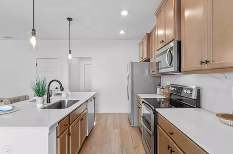 Kitchen - 87 Arrowwood Blvd, Freeport, FL 32439 photo 2 of 2